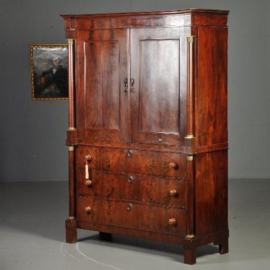 Antieke kast / Empire kabinet ca. 1810 met vrijstaande kolommen mahonie (No.211001)