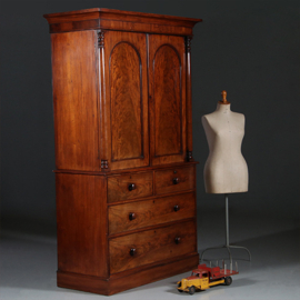 Antieke kasten / Mahonie kabinet ca. 1825 met getoogde deuren en zuilen (No.901242)