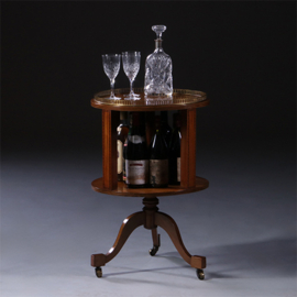 Ronde satijnhouten boekenmolen wijntafel met bronzen reling ca 1915 ingelegde biezen (No.222170)