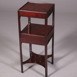 Etagiere nachtkastje Engelse bedside tabel of nightstand in mahonie met lade ca 1820 (No.452430)