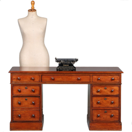 Engels mahoniehouten Victoriaans bureau ca 1870 met 8 laden in oude kleur (No.461530)