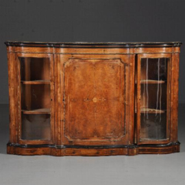 Antieke kast / Victoriaanse credenza ca. 1870 in notenhout met orgelgebogen vitrines (No.430617)