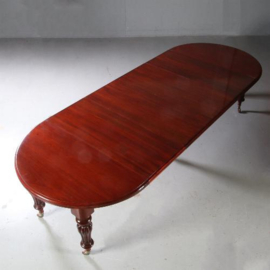 Antieke tafels / Ronde Engelse tafel ca. 1870  in mahonie te vergroten tot 12 personen smetteloos gerestaureerd (No.831030)