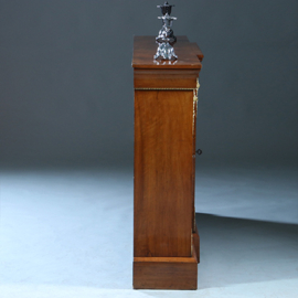 Credenza vitrine met 3 beglaasde deuren ca 1870 notenhouten fraaie nerf (No.230220)