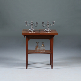 Zeer strakke side table of wandtafel met inklapbare zijbladen ca 1900 messing ingelegd (No.283050)