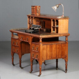 Antieke bureaus / Art & Crafts bureau ca. 1890 met opzet deel en open vakken (No.782770)