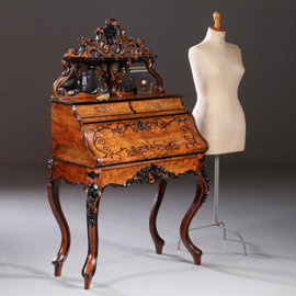 Antieke bureaus / Zeer uitbundige Hollandse Willem III dames secretaire ca 1870 wortelnoten met zwart (No.880255)