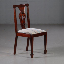Antieke stoelen / Jong stel van 8 Engelse mahonie stoelen prijs incl. stoffering naar wens (No.630942)