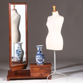 Strakke chique  draaibare facet geslepen passpiegel halspiegel art deco in notenhout frame met 2 laden (No.322150)