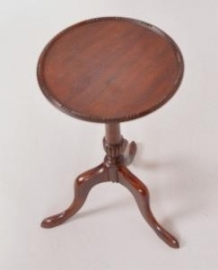 Antieke bijzettafels / Mahonie wijntafeltje ca. 1950 met gestoken rand (No.86581)