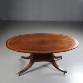 Antieke tafel / Reusachtige 8-persoons  tilttoptable in notenhout ca. 1920 ovaal (No.562214)