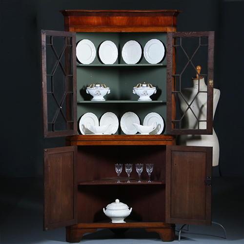 Strakke Georgian hoekkast Welsh ca 1800 eiken met mahonie (No.300240)