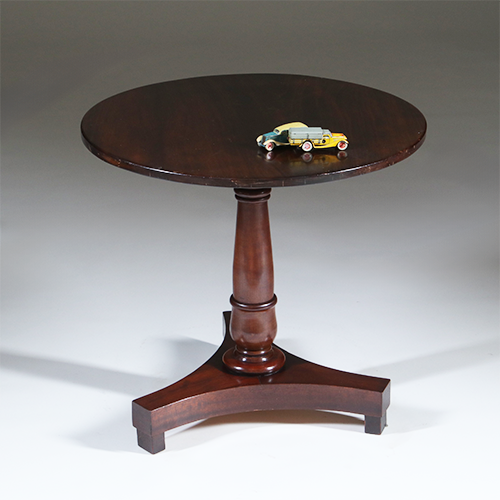 Ronde Biedermeier salontafeltje in mahonie ca. 1830 (No.301815)