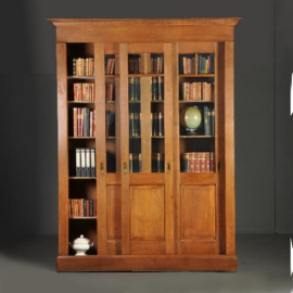 Antieke kast / Hoge art deco boekenkast met 3 schuifdeuren  met 9 facetgeslepen ruitjes (No.155112)