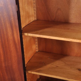 Antieke kast / grote Art deco servieskast / boekenkast met zwarte lijst en sleede-poten (No.960529)