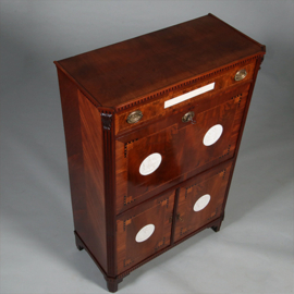 Secretaire Abattant of klepbureau met 4 biscuit panelen prachtig ingelegd ca 1790 (No.260650)