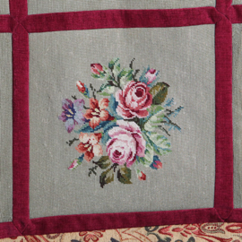 Wandkleed 6 verschillende carrés met bloemen in kader van floraal tapisserie (No.262105)