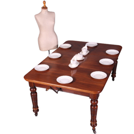 Wind-out eetkamertafel in mahonie met originele slinger en inlegblad ca 1875 (No.452435)
