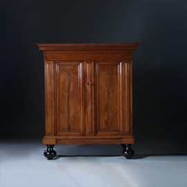 Pastoorskast ca 1790 in zeer mooie oude kleur en uitstraling [No.231640)