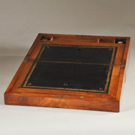 Antiek varia / Antieke campaign / writingbox of Schrijfkist zwart leer ca. 1825 (No.998761)