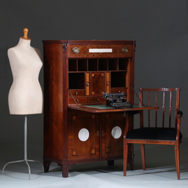 Secretaire Abattant of klepbureau met 4 biscuit panelen prachtig ingelegd ca 1790 (No.260650)