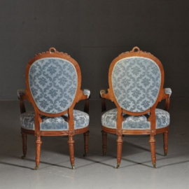 Antieke stoelen / Stel van 2 identieke armstoelen H. Pander & Zn  ca. 1890 in oude velours notenhout (No.491753)