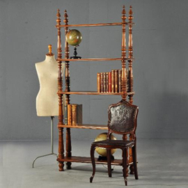Antieke kast / Hoge Engelse what not / Etagère / boekenrek ca. 1860 in notenhout (No.111959)