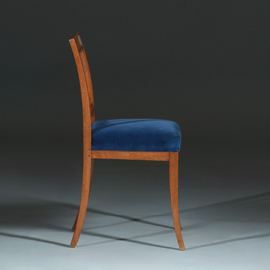 10 stoelen ca 1800 op sabelpoten en pijlen in de rug incl stof naar wens (No.252015)