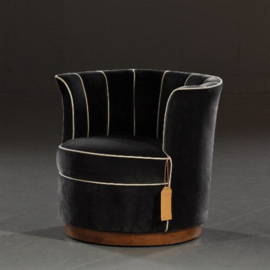 Antieke stoelen / Kleine crapaud ca. 1955 in grijs velour met contrast bies (No.451950)