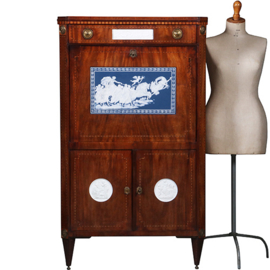 Neoclassicistische Secretaire met blauw-wit en wit biscuit ca. 1790 (No.260645)