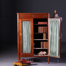 Antieke kast / Lodewijk 16e boekenkastje met stof en gaas (uitneembaar) ca. 1800 in mahonie (No.542449)