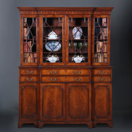 Kleine mahonie break front met 8 deuren en 6 laden ca 1920 (No.422415)#