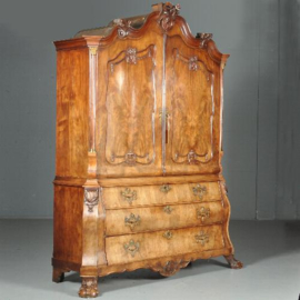 Antieke kast / Hollands dubbel gebogen kabinet ca. 1775 met drempeldeuren (No.522831)