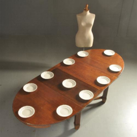 Antieke tafel /  Eetkamertafel uittrekbaar ovaal tot zeker 12 personena. 1910 (No.472164)