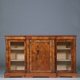 Engelse Credenza in noten met inlegwerk en brons ca 1860 (No.391115)