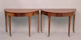 Antieke tafel / D-end table 2,30 m. ook als 3 tafels te gebruiken: 2 halve maan tafels en hangoortafel (No.474335)