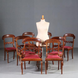 Antieke stoelen / Stel van 8 Charles X mahonie eetkamerstoelen 2 met armleuningen  ca. 1820 prijs incl bekleding naar wens (No.650357)