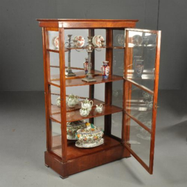 Antieke kast / Vitrine driezijdig glas biedermeier ca. 1830 met spiegel achterwand (No.401746)