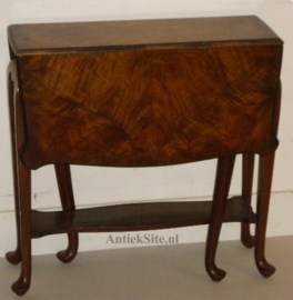 Antieke bijzettafels / sutherland bijzettafel geschulpt(No.86343)