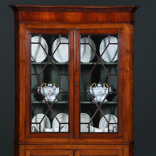 Strakke Georgian hoekkast Welsh ca 1800 eiken met mahonie (No.300240)