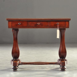 Antieke bureaus / Kleine schrijftafel of sidetable ca. 1860 in mahonie met 2 laden (No.200842)