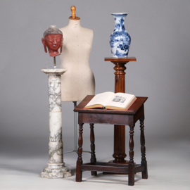 Bijbelstandaard of lezenaar in de vorm van een joint stool 19e eeuws (No.322125)