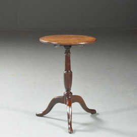 Antieke bijzettafels / Doorleefde Engelse wijntafel / tilttoptable ca. 1800 eikenhout (No.411552)