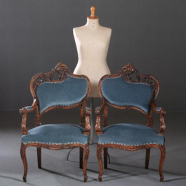 Antieke armstoelen / Stel van 2 armstoelen ca. 1875 met asymetrisch gespiegelde rugleuningen (No.782005)