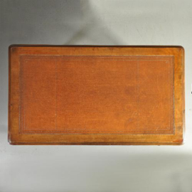 Antieke bureaus / Schrijftafel ca. 1880 Engels met gestempeld kastanjebruin leer (No.301720)