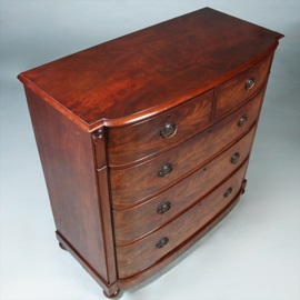 Bow front commode met oplopende lade bloemmahonie ca 1825 (No.280315)