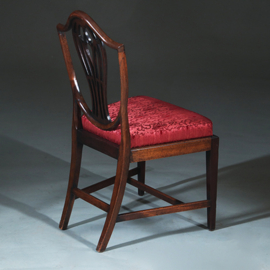 Zeer comfortabel stel van 8 Regency eetkamerstoelen net nieuw gestoffeerd (No.272000)