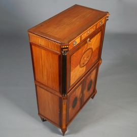Fantastische satijnhouten Louis XVI secretaire met zijdeuren en fabelachtig inlegwerk ca 1795 (No.260655)