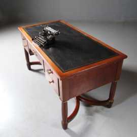 Antieke bureaus / Schrijftafel of bureau plat Empire stijl met zwart leer ca 1950 (No.852265)