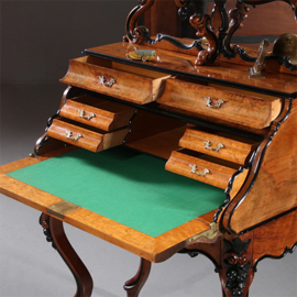 Antieke bureaus / Zeer uitbundige Hollandse Willem III dames secretaire ca 1870 wortelnoten met zwart (No.880255)